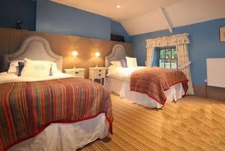 Woundales Farm B&B 바로우비